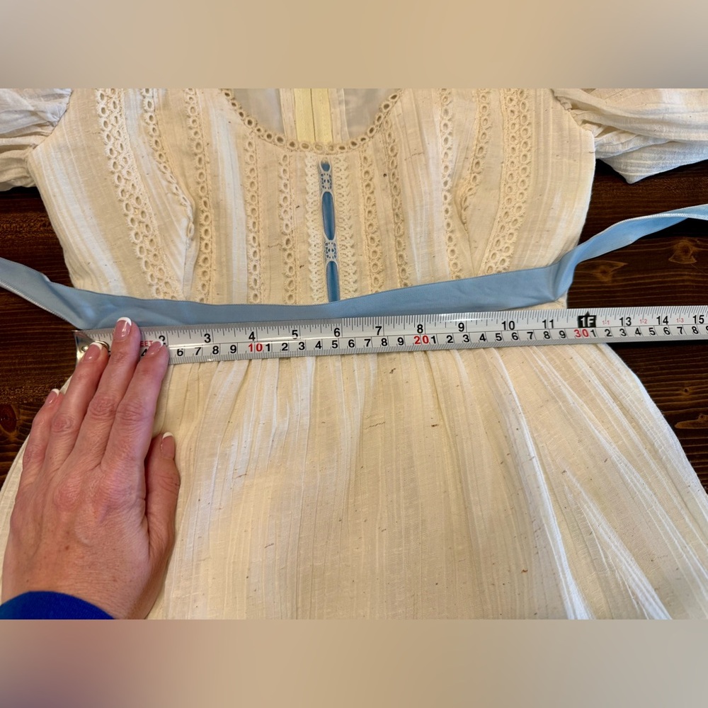 Vintage Handmade Ecru Cotton Gunne Sax Style Dress‎ with Blue Velvet Trim - Picture 12 of 13